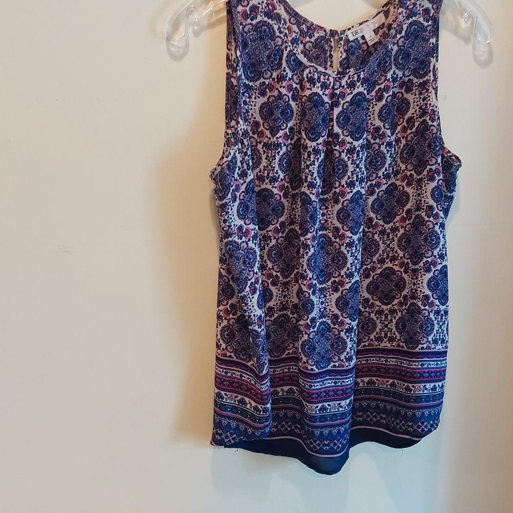 DR2 Navy and White Floral Tank Top